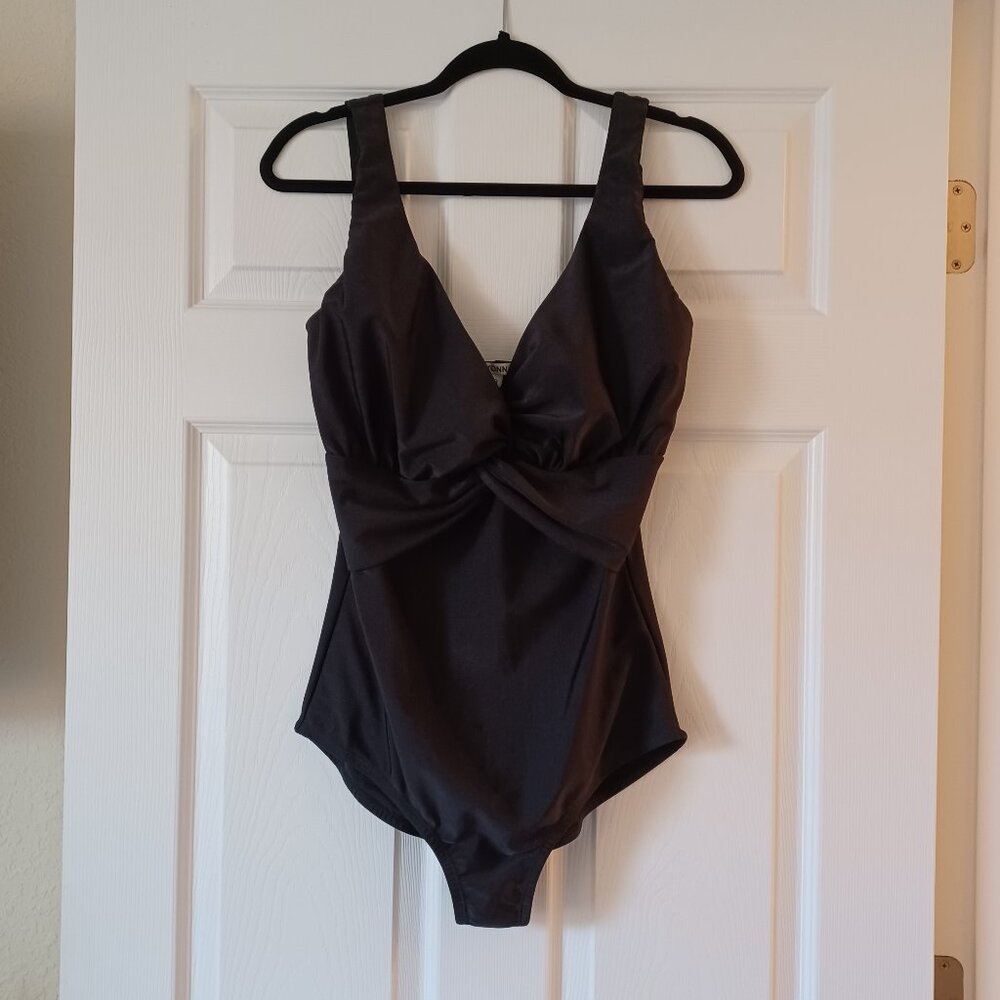 EUC Kiyonna Black One-Piece Twist Front Swimsuit Size 10/12 (Kiyonna Size 0)